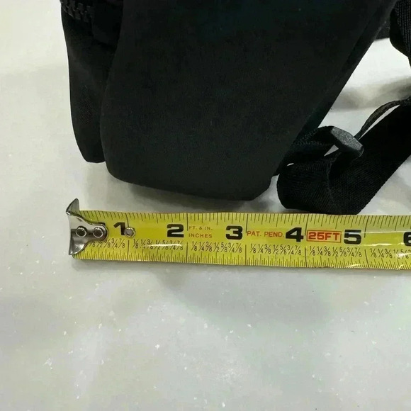 Reebok mini neoprene back pack adjustable straps front zip compartment - Picture 8 of 12